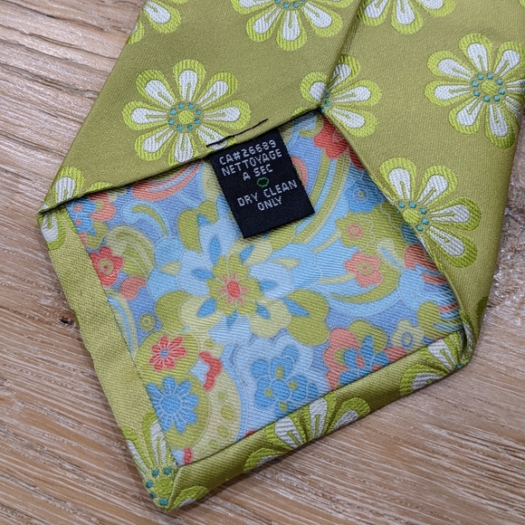 Ted Baker Floral Pattern 100% Silk Tie - Picture 2 of 4